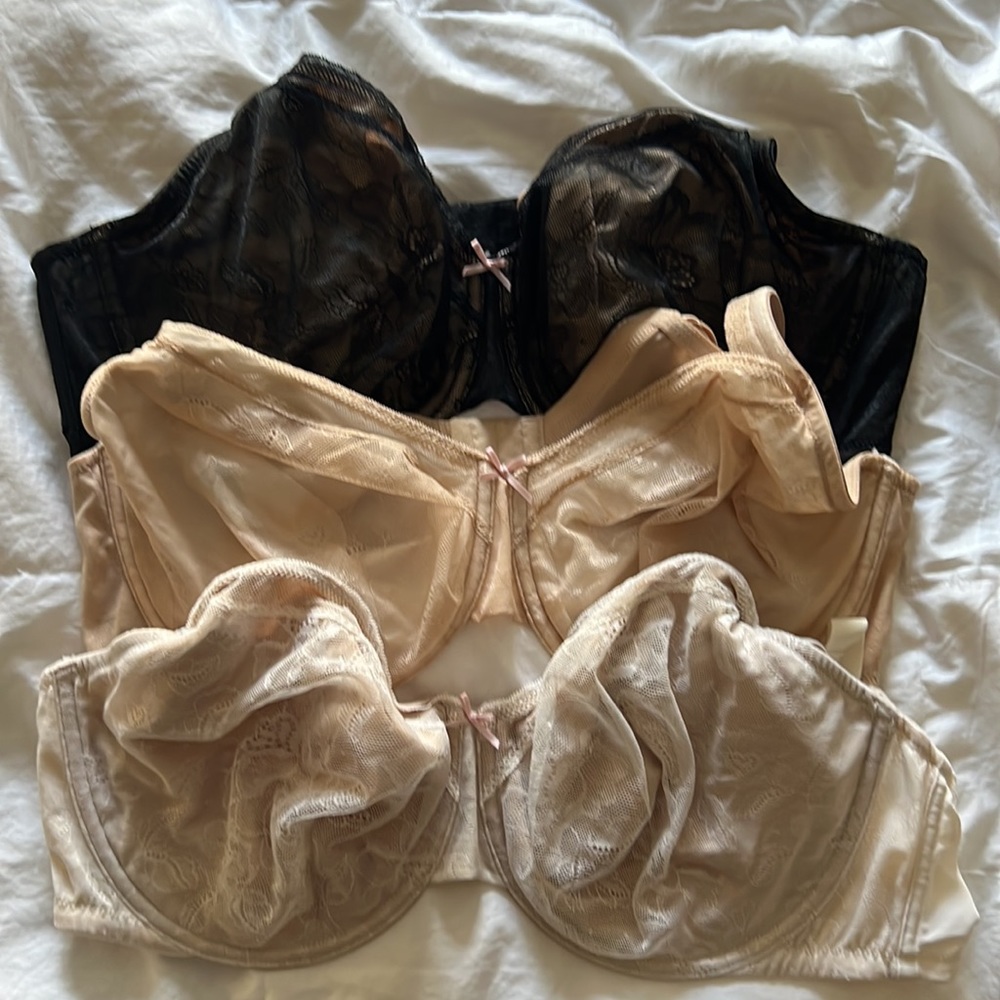 Beautiful! Never worn! Cacique 46D underwire lace and unlined full coverage bras